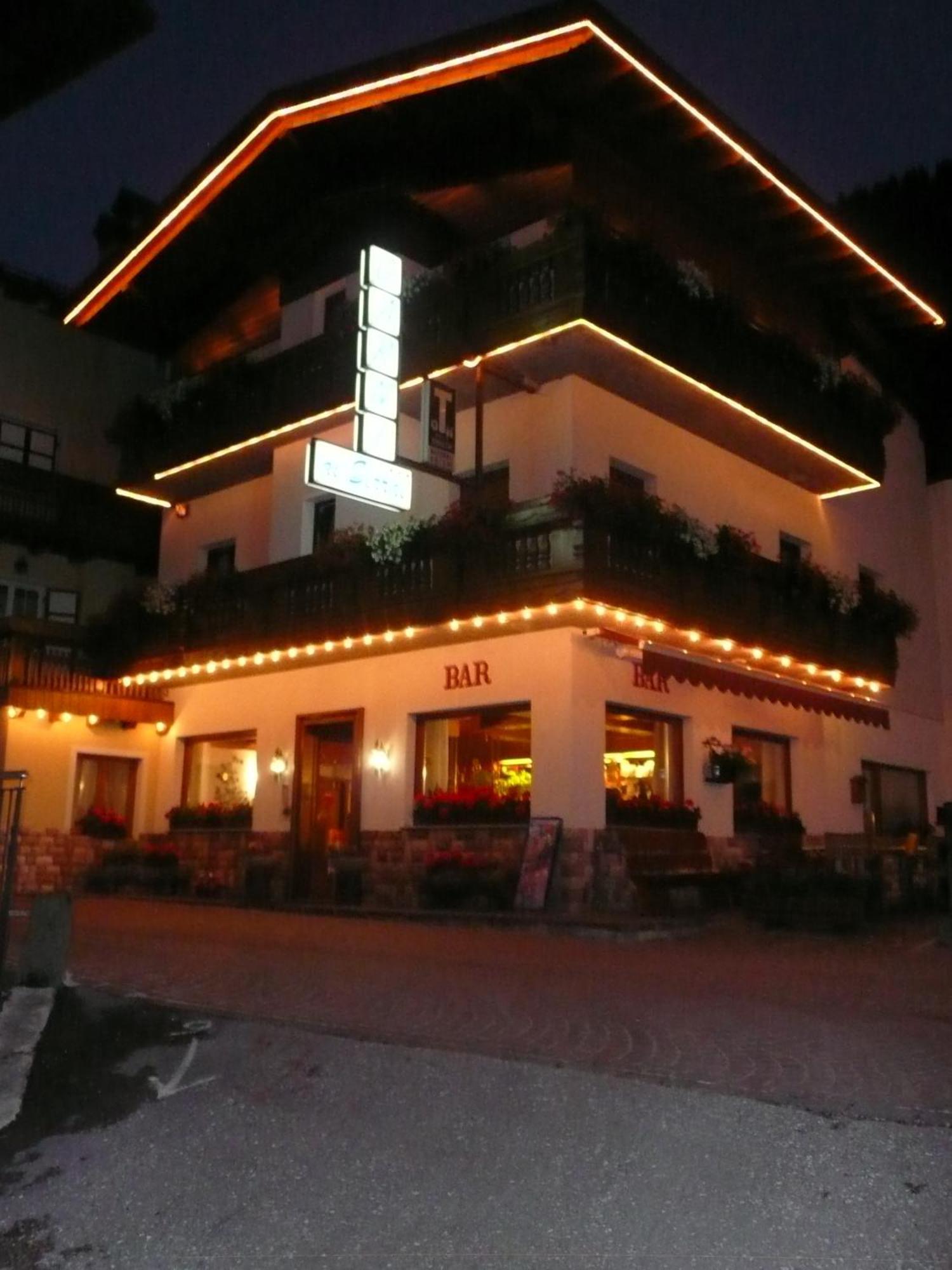 Hotel Garni Ai Serrai Rocca Pietore Exterior photo